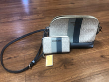 Load image into Gallery viewer, michael kors Purse - With matching wallet
