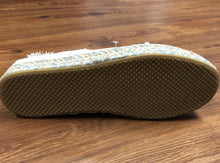 Load image into Gallery viewer, Toms 10 shoes