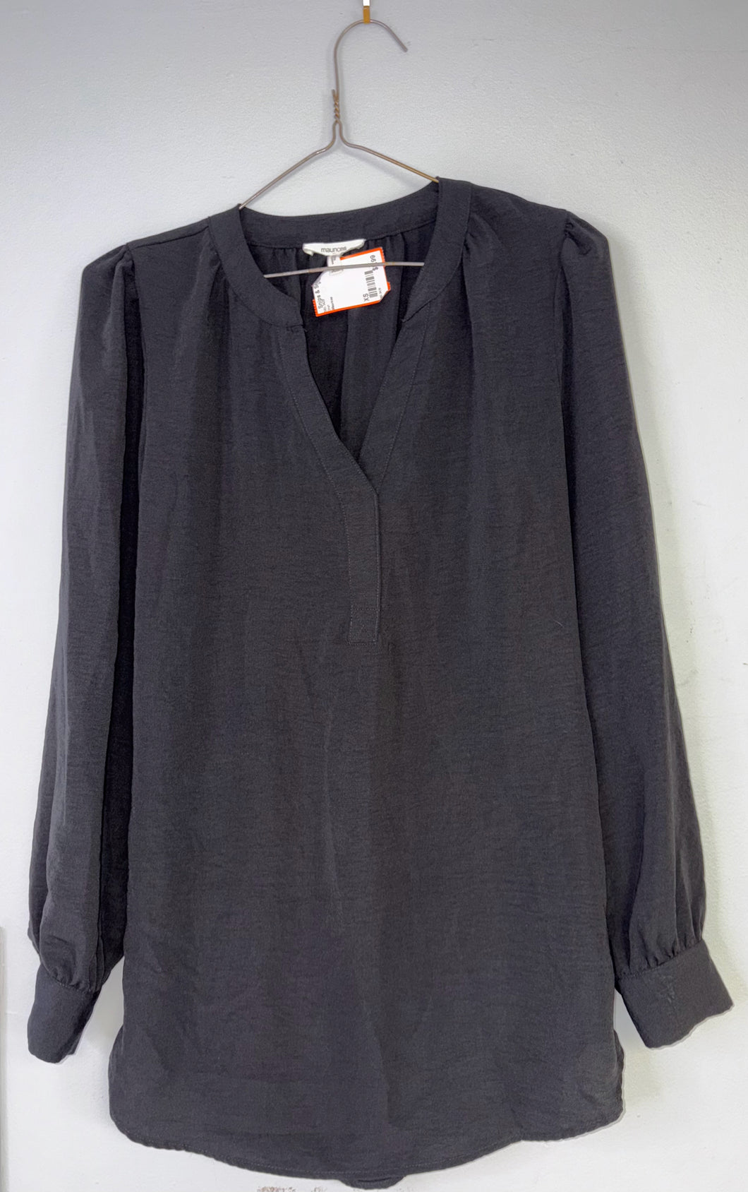 ladies Size XS Maurices Shirt