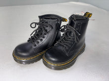 Load image into Gallery viewer, Dr Martens Shoes