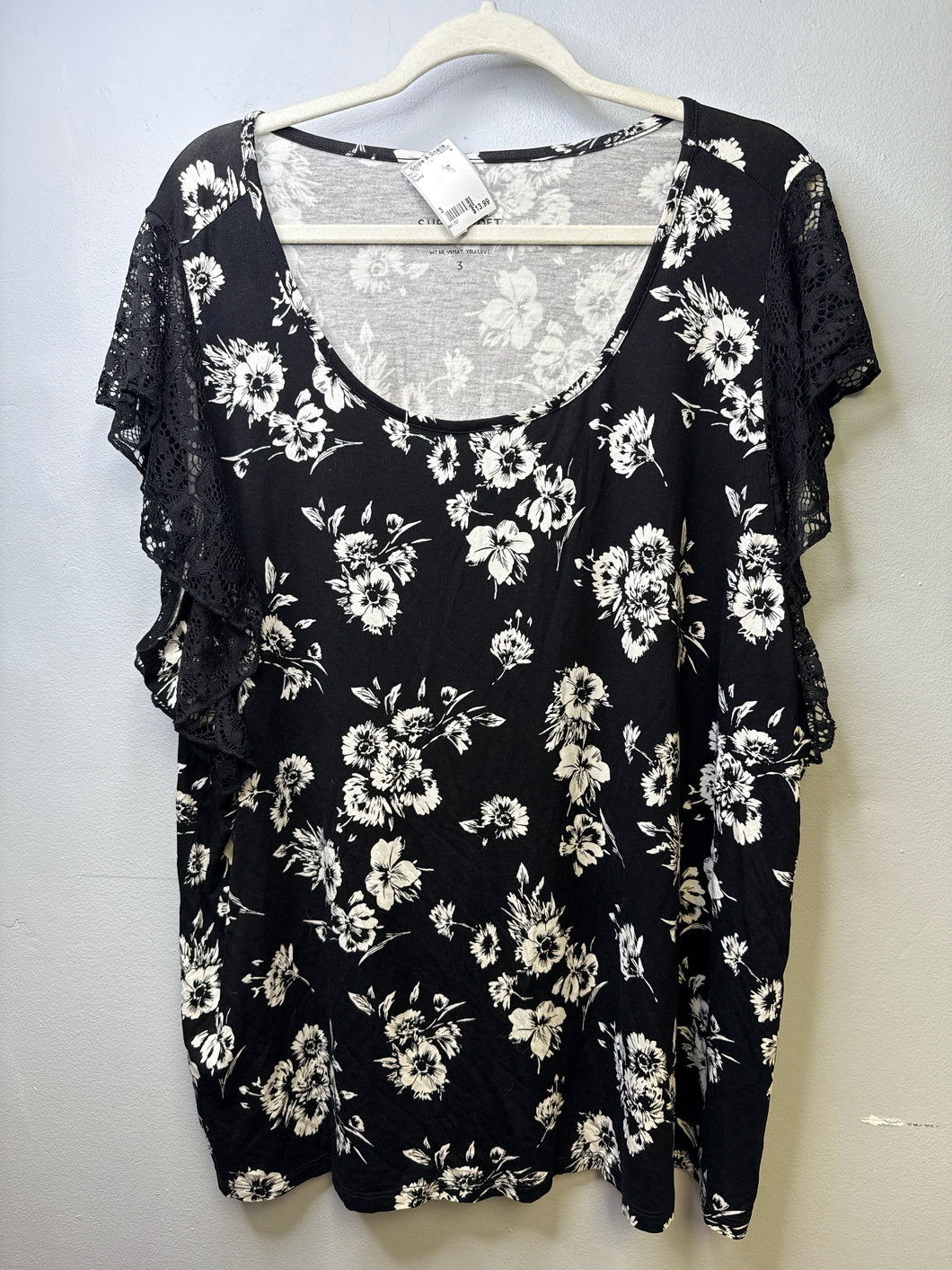 Ladies Size 3 Torrid Shirt