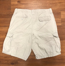 Load image into Gallery viewer, Size 36 Shorts