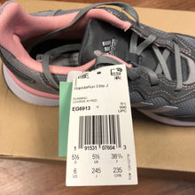 Load image into Gallery viewer, Adidas 6 shoes