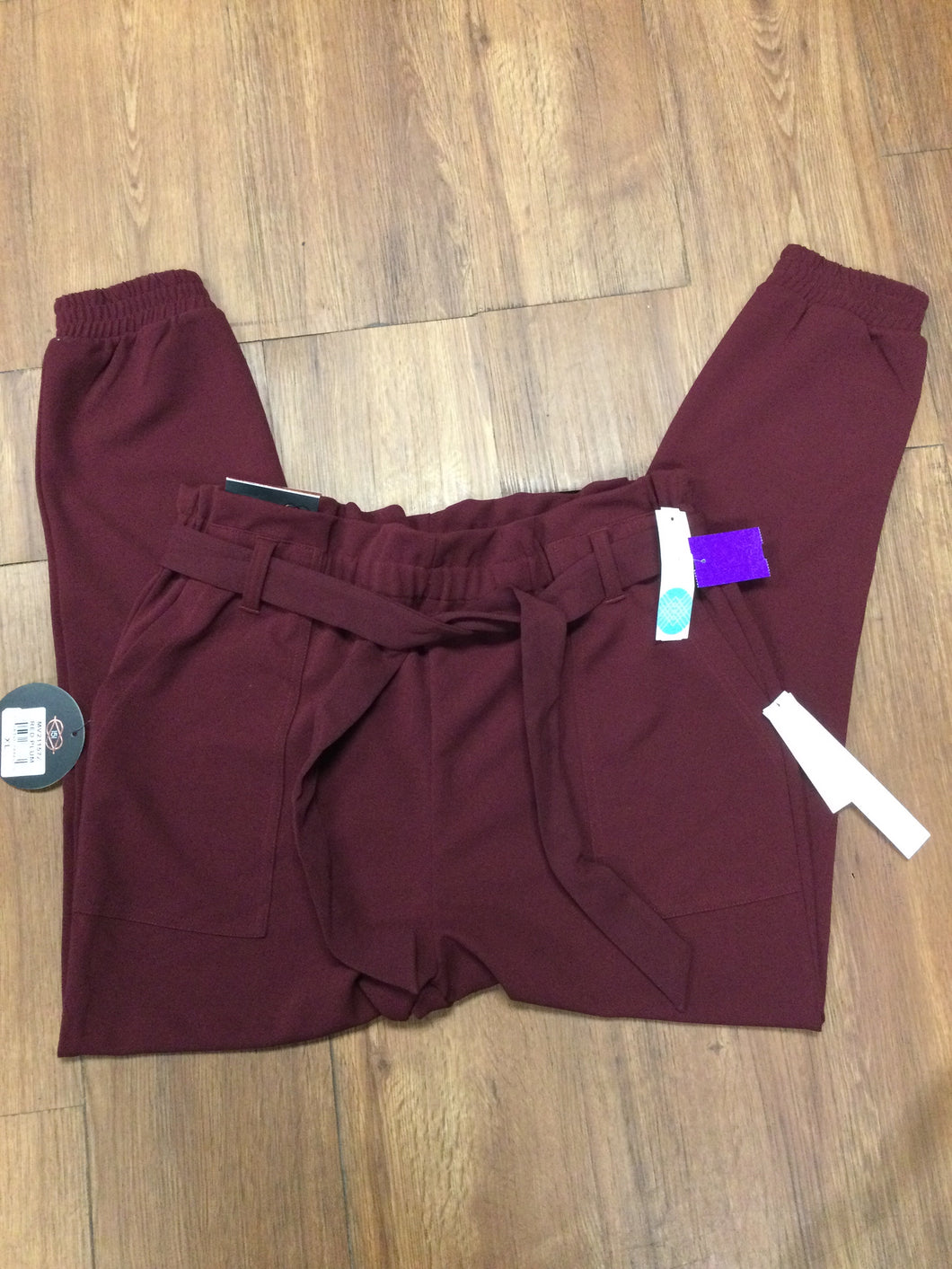 BNWTY Women's Size XL One 5 One High Rise Ankle Joggers