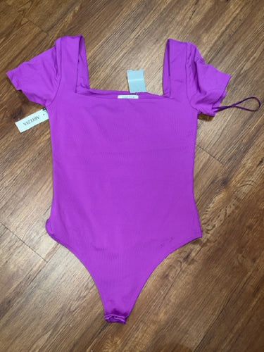 Size M bodysuit new with tags, Contour Aritzia