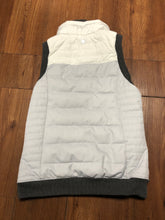 Load image into Gallery viewer, Women&#39;s Size M Swiss tech Vest