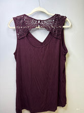 Load image into Gallery viewer, Size M Daniel Rainn Shirt