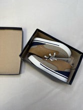 Load image into Gallery viewer, OshKosh 9 shoes