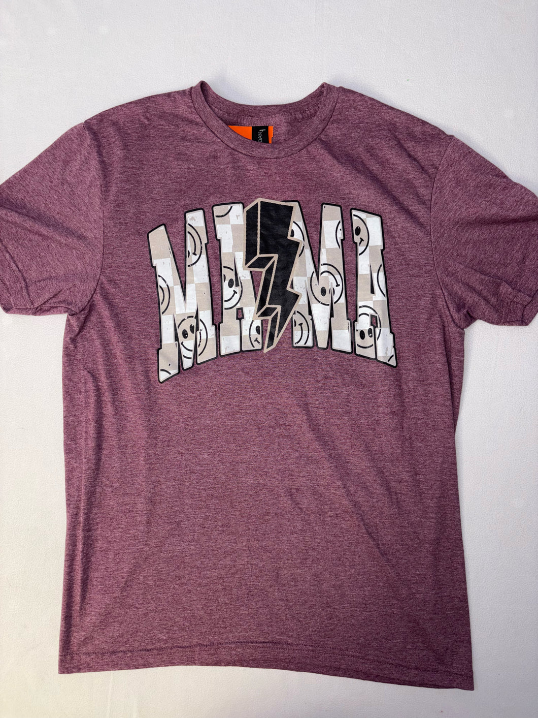 Size Med mama graphic  Shirt