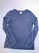 Load image into Gallery viewer, Women's Size XS Vineyard Vines Long Sleeve Shirt