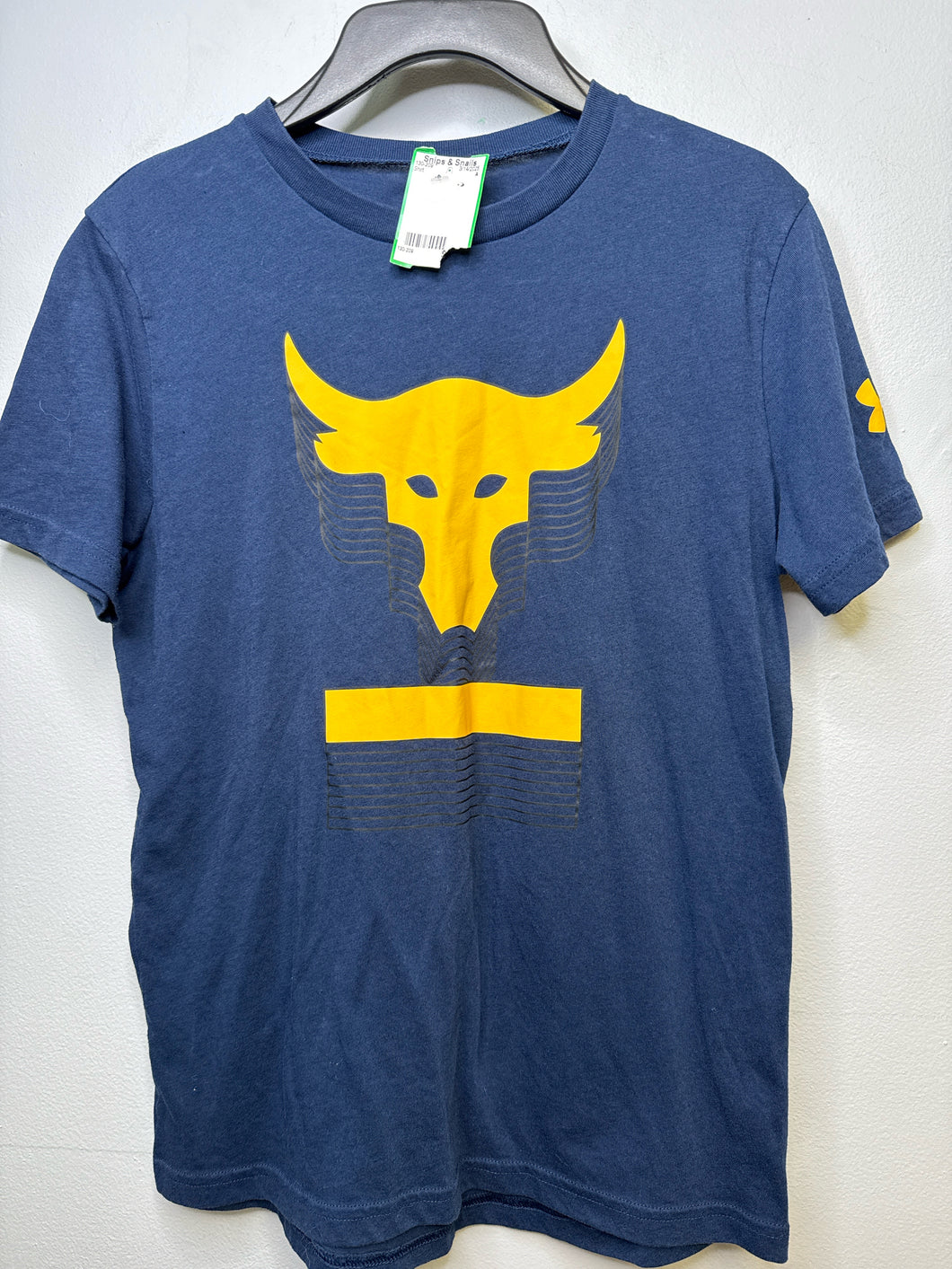 Boys Medium Under Armour Shirt