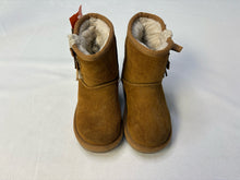 Load image into Gallery viewer, Koolaburra 7 shoes