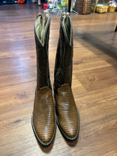 Load image into Gallery viewer, Bronco 7.5 shoes
