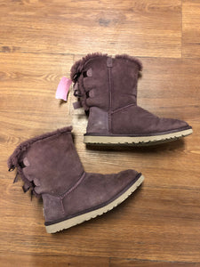 UGG 6 shoes