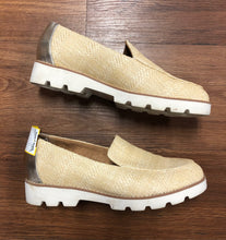 Load image into Gallery viewer, 8.5 shoes