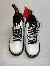 Load image into Gallery viewer, 8 shoes