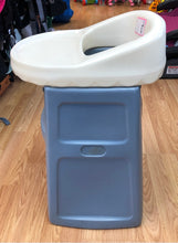 Load image into Gallery viewer, Toy Vintage Highchair