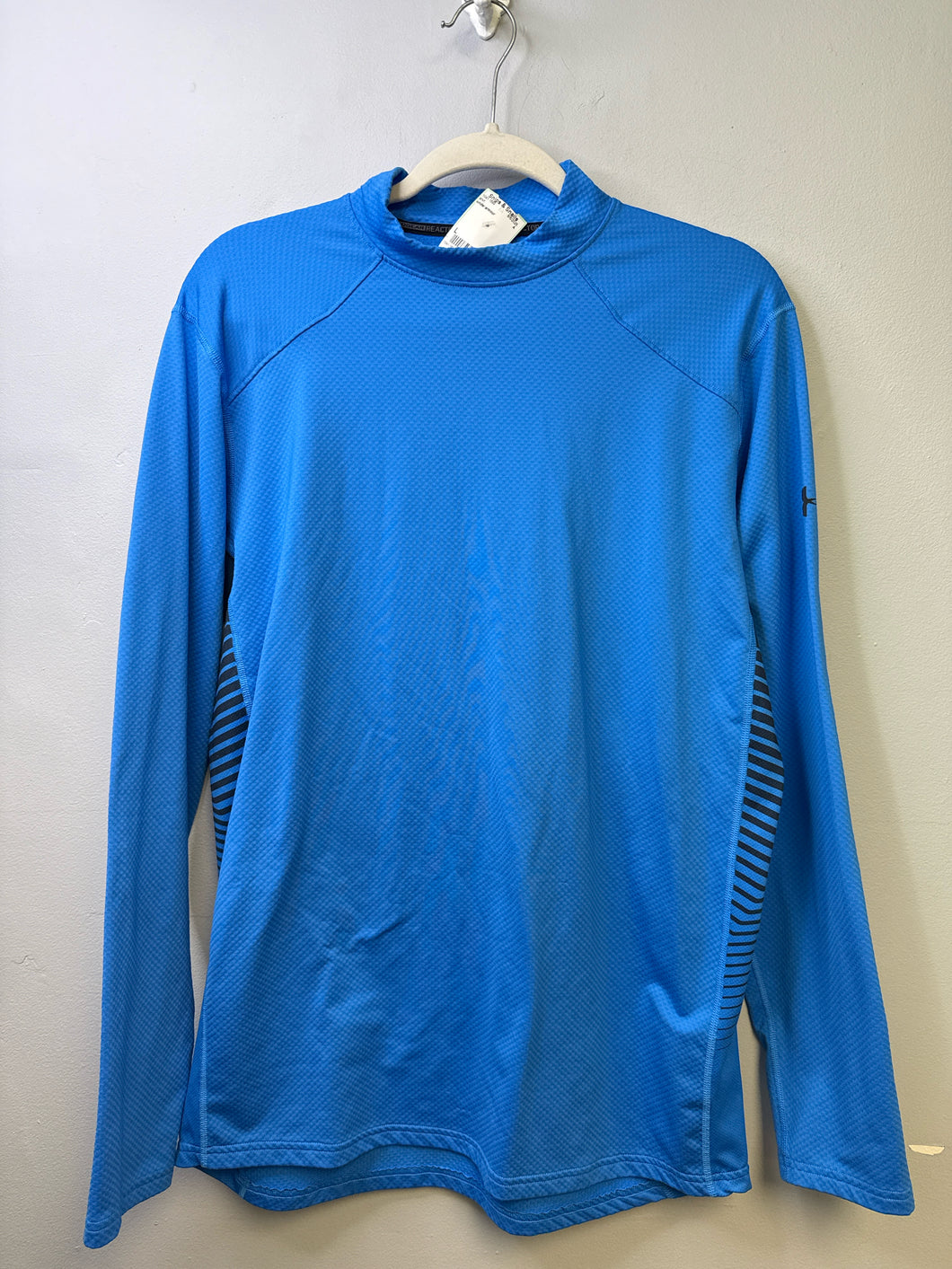 Mens Size L Under armour  shirt