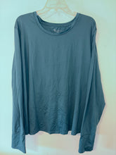 Load image into Gallery viewer, Size 2X Athleta Shirt