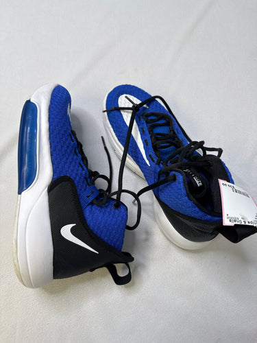 Nike 7.5 shoes