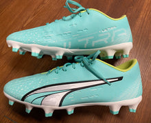 Load image into Gallery viewer, Puma Cleats