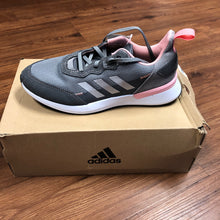 Load image into Gallery viewer, Adidas 6 shoes