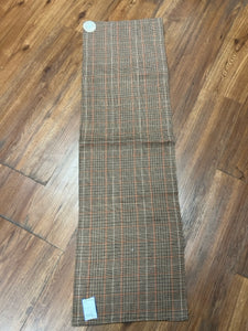 table runner bnwt Home Decor