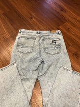 Load image into Gallery viewer, Size 10 American Eagle Jeans super high rise ankle straight reg length