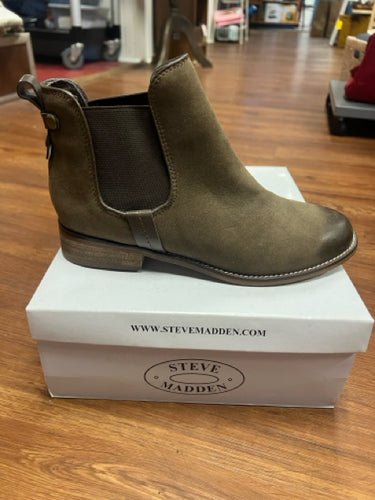 Steve Madden 8.5 shoes