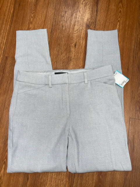 Size 4R skinny mid rise Express Pants