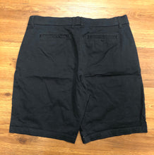 Load image into Gallery viewer, Size 16 Shorts