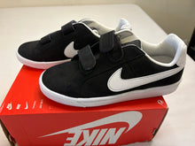 Load image into Gallery viewer, Nike 3 shoes