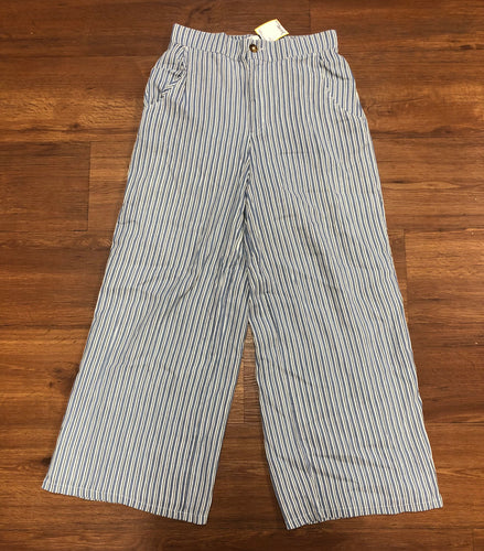 Size S Hollister ultra high rise wide leg pants with front pockets