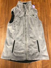 Load image into Gallery viewer, Size S The NorthFace Jacket Reversible vest black and soft fleece gray pockets