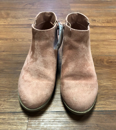 Cat & Jack 4 shoes