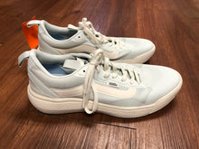 Load image into Gallery viewer, vans shoes - Mens 6.5 Womens 8