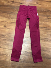 Load image into Gallery viewer, womens Size S/M Gymshark Leggings