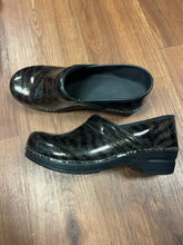 Load image into Gallery viewer, shoes - Sanita size 41 clogs