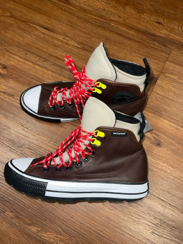 Converse 8.5 shoes