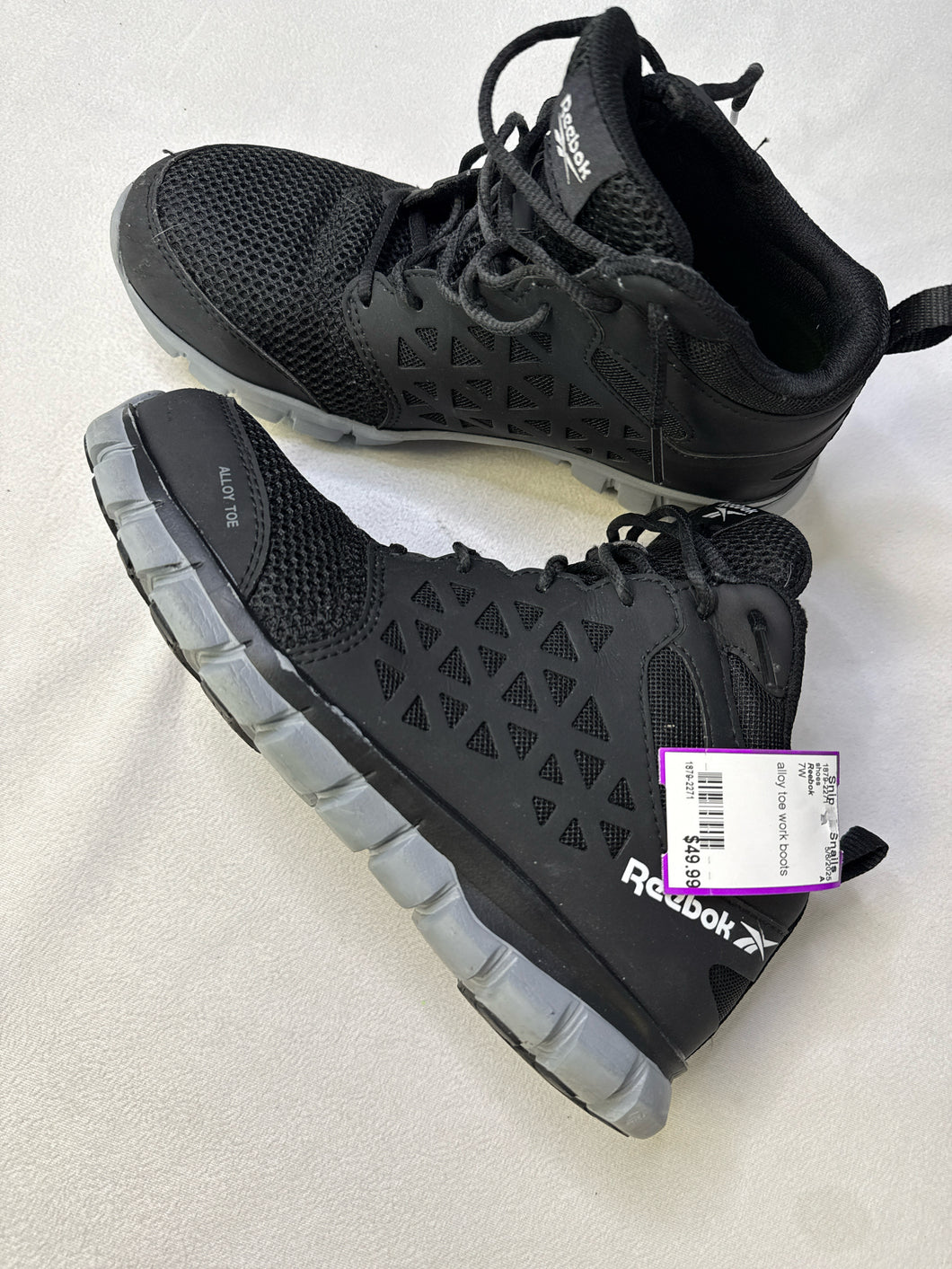 Reebok men’s 7W shoes
