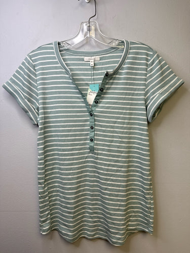 Size M Maurices bnwt Shirt