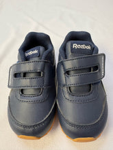 Load image into Gallery viewer, Reebok 5 shoes