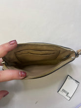 Load image into Gallery viewer, coach wristlet