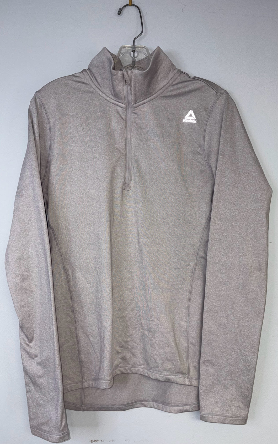 laides Size M Reebok Sweater