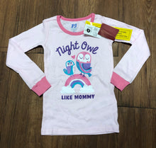 Load image into Gallery viewer, girls 3T TCP Pajamas bnwt