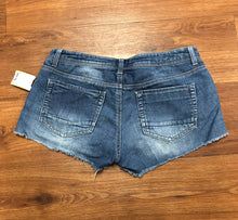 Load image into Gallery viewer, Size 7 mudd Shorts