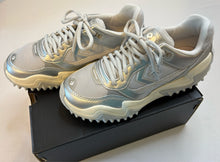 Load image into Gallery viewer, Converse men’s 6.5 women’s 8 Shoes