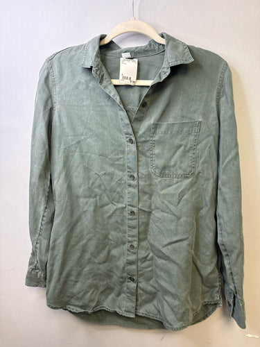 Size S old navy Shirt