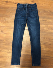 Load image into Gallery viewer, womens Size 2 Aero high rise skinny jeans