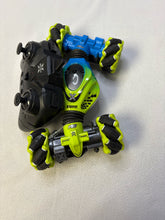 Load image into Gallery viewer, RC stunt car